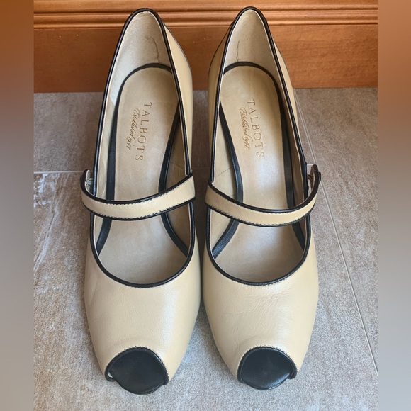 Talbots Tan and White Heels size 8 - Picture 2 of 5